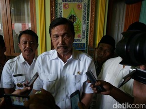 Canda Luhut: Jangan Suruh Presiden Naik Esemka, Nanti Remnya Blong