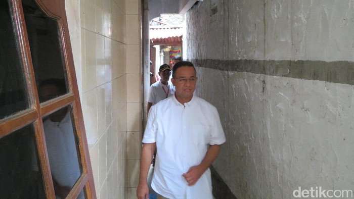 Blusukan ke Cempaka Putih, Anies Sempat Tinjau Musala yang Dibangun