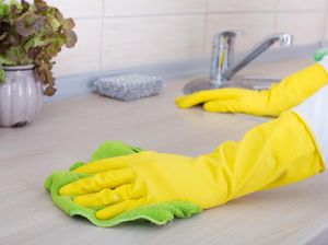 Ampuh! Ini Jurus Jitu Bersihkan Permukaan Dapur yang Berminyak