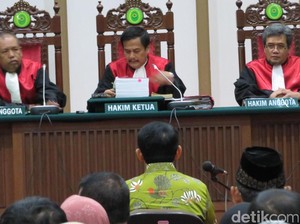 KH Masdar Sebut Kasus Ahok Berkaitan dengan Isu Politik