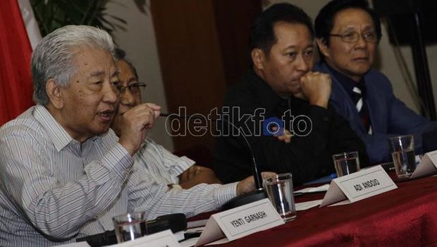 Adi Andojo dalam diskusi di Jakarta pada 2012 (hasan/detikcom)