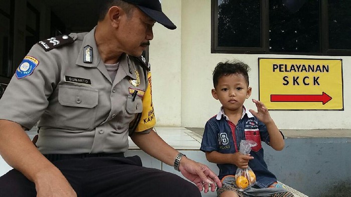 Sempat Hilang, Bocah Ini Kembali ke Pelukan Orang Tua