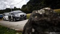 Datsun Risers Expedition (DRE) 2 menyelusuri kawasan Rammang-rammang, Makassar.