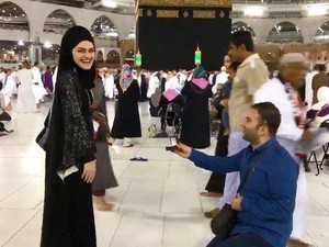 Lamar Kekasih di Depan Kakbah, Pria Turki Dikritik