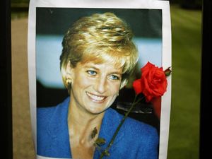 20 Foto untuk Mengenang 20 Tahun Meninggalnya Putri Diana
