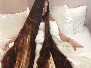 Panjang Rambut Hingga 2 Meter, Aliia Dijuluki Rapunzel di Dunia Nyata
