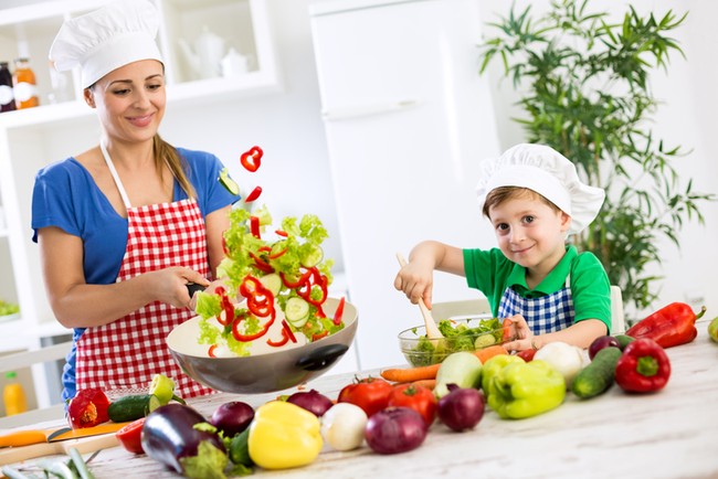 10 Tips Ini Bisa Dilakukan Agar Memasak dengan Anak Lebih Menyenangkan (1)