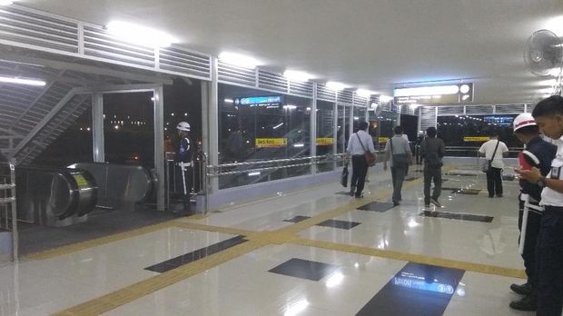 Begini Kerennya JPO di Stasiun Tanah Abang 