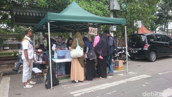 Dapur Logistik Gratis untuk Massa Aksi Pengawal Sidang Ahok
