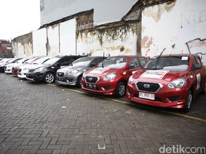 Singgah di Benteng Rotterdam, Risers Belajar Melukis Tanah Liat