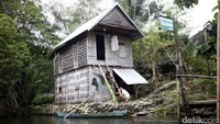 Seorang warga setempat saat sedang melakukan aktivitas.
