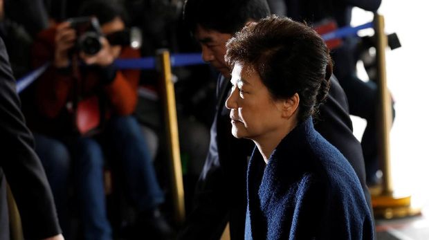 Park Geun-Hye saat memenuhi panggilan jaksa untuk diperiksa