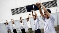 Sebelumnya, seperti biasa para risers wajib melakukan pemanasan jelang ekspedisi.