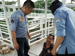 Jelang Ramadan, Dinsos Jaktim Razia Pengemis di Pemakaman
