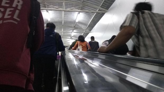  Begini Kerennya JPO di Stasiun Tanah Abang 