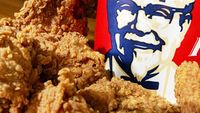 Wanita Ini Bikin KFC Cake Lengkap dengan Ayam dan Kentang Goreng