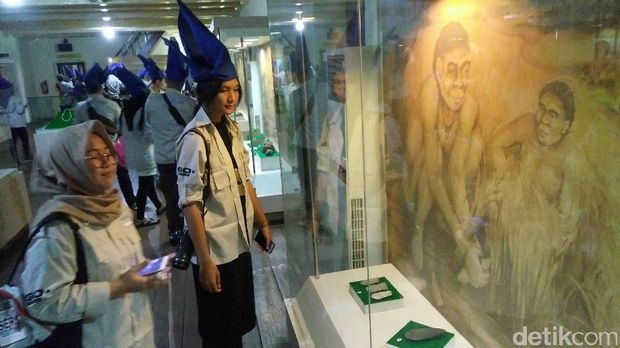  Risers Datsun Ikuti Kelas Inspirasi Bersama Maestro Pelukis Tanah Liat di Benteng Rotterdam Makassar