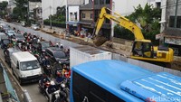 Dinas Bina Marga DKI Jakarta menargetkan pembangunan underpass itu selesai pada Desember 2017.