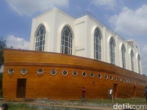 Wisata Religi ke Masjid Kapal Semarang nan Megah dan Unik