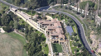 Elon Musk membeli beberapa properti mewah di daerah elit Bel Air, California. Ini salah satunya. Foto: mailonline