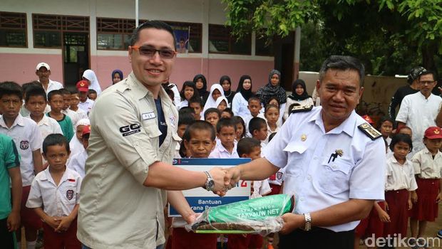 Tebar Inspirasi Risers Datsun Kunjungi Sekolah di Pelosok Bulukumba