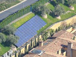 Kontras! Rumah Mewah yang Dijual Elon Musk dan Kontrakannya Kini