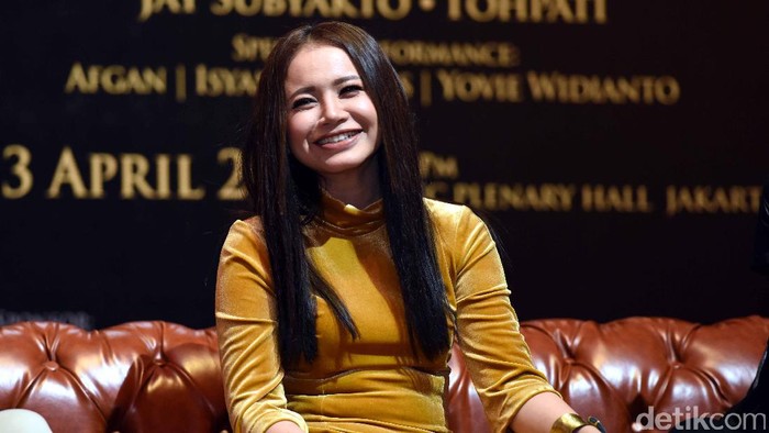 Menilik Harga Tiket Konser Rossa