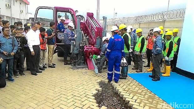 PLN Bangun Kabel Listrik Bawah Tanah dari Marunda ke Kalibaru
