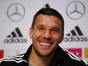 Origami dan Kapten Tsubasa di Awal Tantangan Baru Podolski