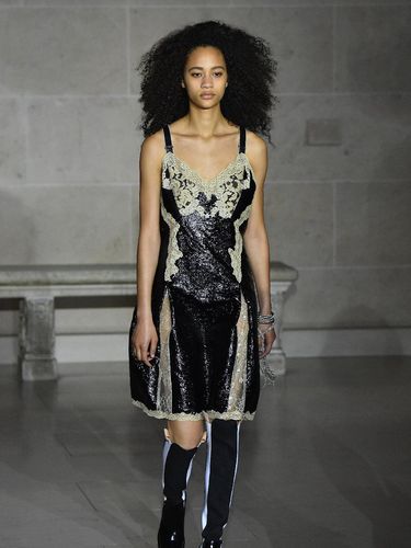 Prancis Larang Model yang Terlalu Kurus Tampil di Catwalk