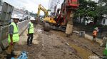 Melihat Kesibukan Pekerja Bangun Underpass Matraman