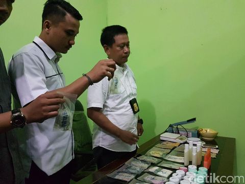 Polisi Gerebek Pabrik Kosmetik Rumahan Ilegal di Serang