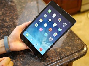 Pasar Tablet Kian Berdarah-darah