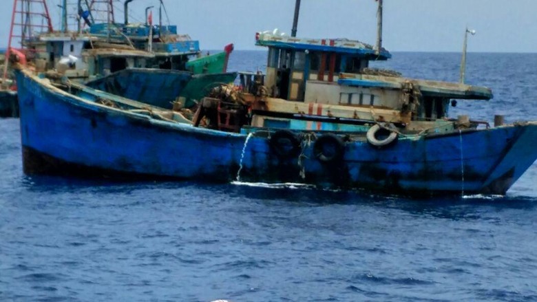 KP Hiu  Macan  Tangkap 13 Kapal Ikan  Berbendera Vietnam di 