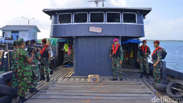 TNI AL Tangkap Kapal yang Tak Miliki Izin di Selat Singapura