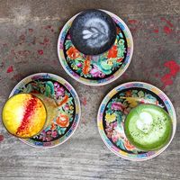 Slurrp! <i>Rainbow Iced Latte</i> yang Cantik Ini Dibuat dari Kunyit hingga Bit