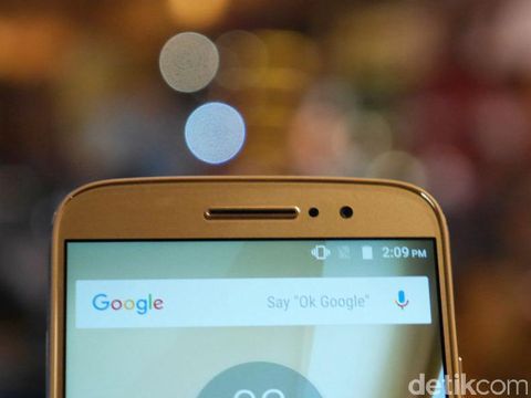 Moto M Ponsel Kelas Menengah yang Tampil Mewah 