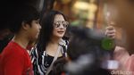 Sst.. Prilly Ternyata Baru Pertama Naik Kereta Api