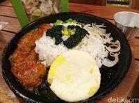 Nasgor Something: Nasi Goreng Hijau berpadu dengan Petai dan Tuna Pedas