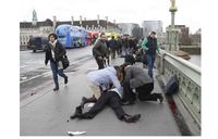 Foto Viral Teror di London yang jadi Kontroversi