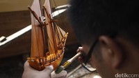 Kapal Phinisi untuk dijadikan cinderamata.