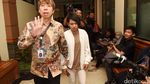 Ekspresi Lempeng Aming dan Evelyn di Sidang Cerai