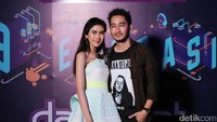 Ini kemesraan Syahnaz dengan Jeje, Rabu (22/3/2017). Foto: Hanif/detikHOT