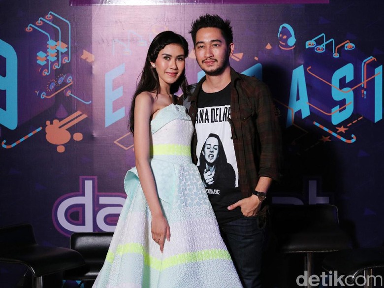 Caisar Tak Pernah Pulang Pasca Joget Lagi, Syahnaz Dilamar Jeje Caisar Tak Pernah Pulang Pasca Joget Lagi, Syahnaz Dilamar Jeje