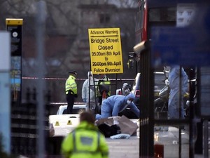 Coba Selamatkan Polisi Korban Teror London, Politikus Ini Dipuji