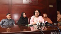 Putri saat jumpa pers terkait laporan yang dibuat asisten rumah tangganya. Pool/Noel/detikFoto.