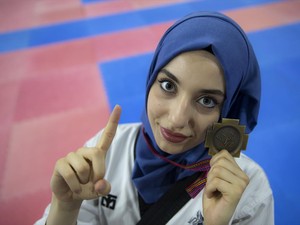 Kisah Ratu Taekwondo Berhijab yang Viral