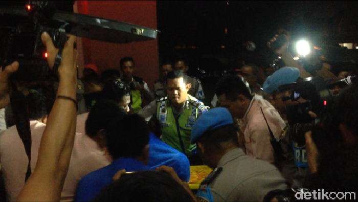 Terduga Teroris yang Mengalami Luka Tembak Tiba di RS Polri