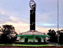 Mengenal Tugu Khatulistiwa dan Sederet Daya Tariknya