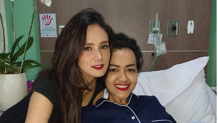 Alis Jupe Masih Cetar, Masih Pakai Lipstik